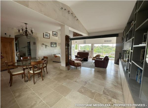 Villa avec vue panoramique sur le golf  - 197 m² de surfaces utiles - Piscine et vaste sous-sol