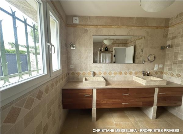 Villa avec vue panoramique sur le golf  - 197 m² de surfaces utiles - Piscine et vaste sous-sol