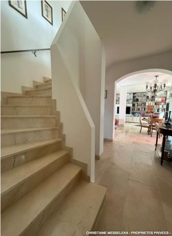 Villa avec vue panoramique sur le golf  - 197 m² de surfaces utiles - Piscine et vaste sous-sol
