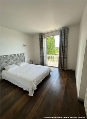 Villa avec vue panoramique sur le golf  - 197 m² de surfaces utiles - Piscine et vaste sous-sol