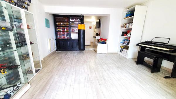 Maison avec Piscine et dépendance plain pied à terminer !