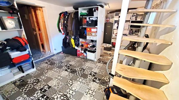 Maison avec Piscine et dépendance plain pied à terminer !