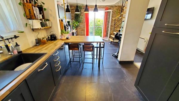 Maison avec Piscine et dépendance plain pied à terminer !