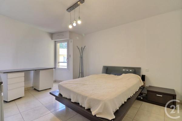 Appartement T4 à vendre  4 pièces - 100 m2 ST RAPHAEL - 83
