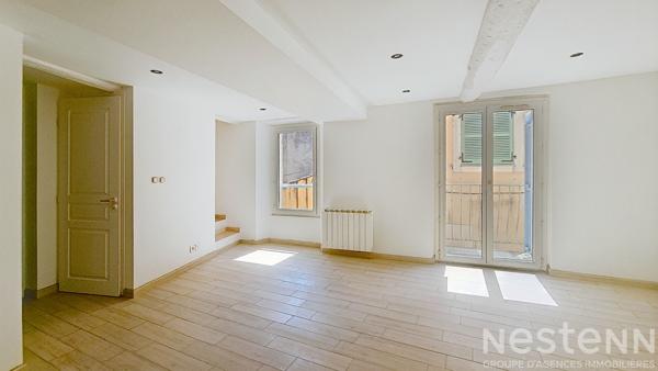 À VENDRE -Superbe T2 Duplex entièrement rénové avec terrasse tropézienne - Coeur de Saint-Maximin-la-Sainte-Baume