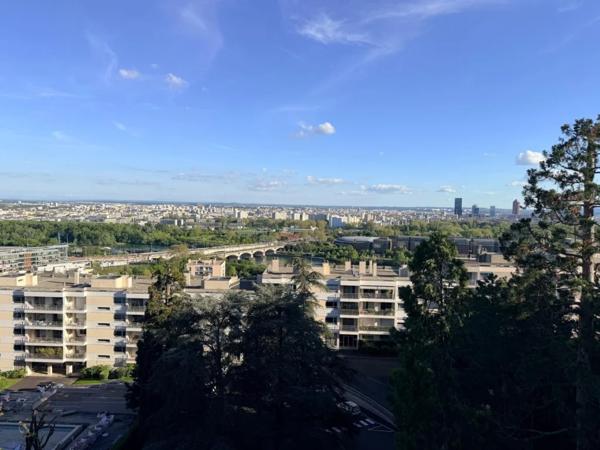 APPARTEMENT T3 A LOUER - CALUIRE ET CUIRE Montessuy-Est 82.9 m 2 - 1 440 € charges comprises par mois