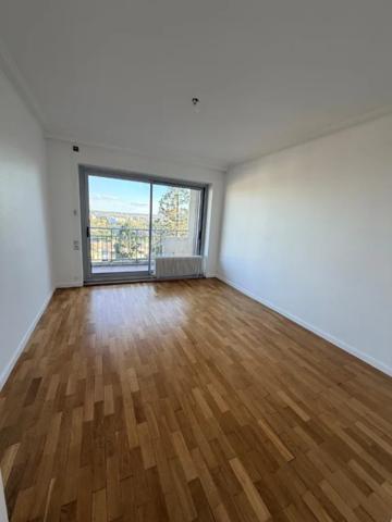 APPARTEMENT T3 A LOUER - CALUIRE ET CUIRE Montessuy-Est 82.9 m 2 - 1 440 € charges comprises par mois