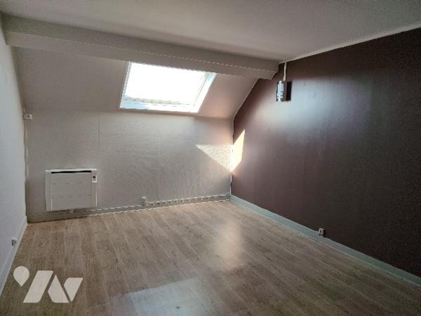 Immeuble de Rapport à usage commercial et habitation à vendre à 15 Km de Lille Ouest (Armentières).