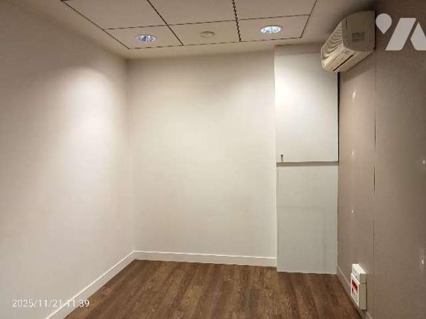 Immeuble de Rapport à usage commercial et habitation à vendre à 15 Km de Lille Ouest (Armentières).