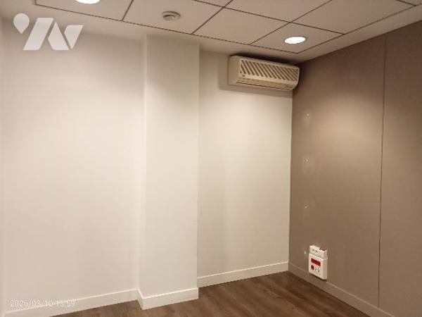 Immeuble de Rapport à usage commercial et habitation à vendre à 15 Km de Lille Ouest (Armentières).