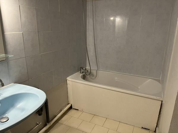 Appartement à louer |                                        Lunel |                                        1 pièce  | 30 m²