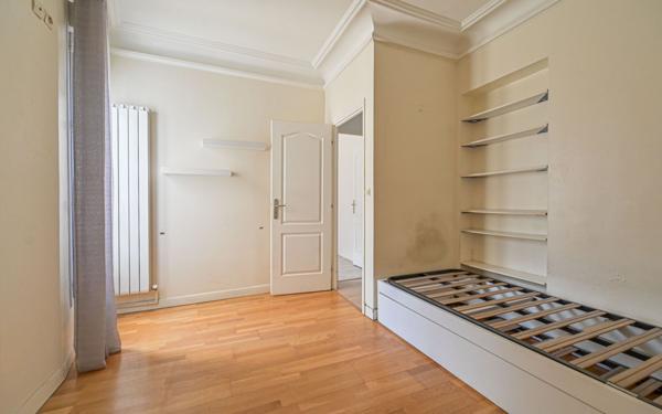 Appartement à vendre    2 pièces • 38,75 m2 Paris 18