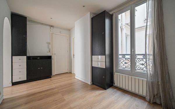 Appartement à vendre    2 pièces • 38,75 m2 Paris 18