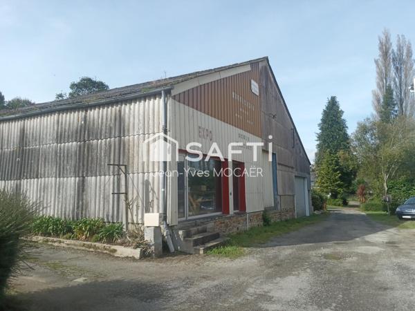 EXCLUSIVITE - PLEYBEN (29190) : Terrain avec atelier/hangar/accueil libre de toute activité.