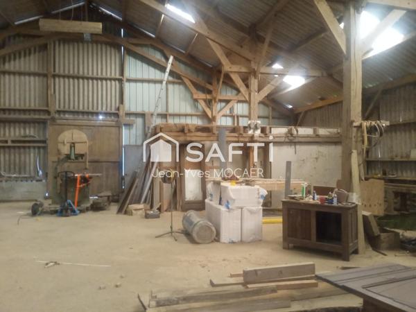 EXCLUSIVITE - PLEYBEN (29190) : Terrain avec atelier/hangar/accueil libre de toute activité.