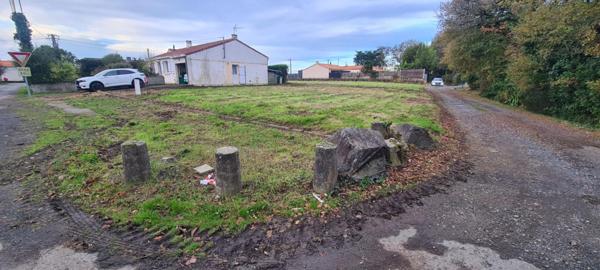 Terrain Constructible Village Gorges 479 M², non viabilisé et libre de constructeur (Lot 1)