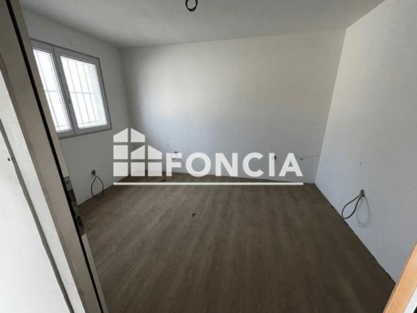 Location Local commercial 2 pièces 178 m² - 364 RUE DES FRERES THIBAULT Dammarie Les Lys 77190