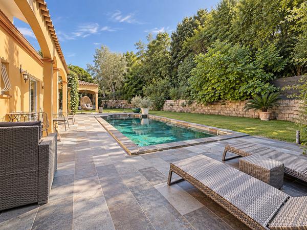 Villa avec Piscine et Vue sur la Cathédrale Beziers