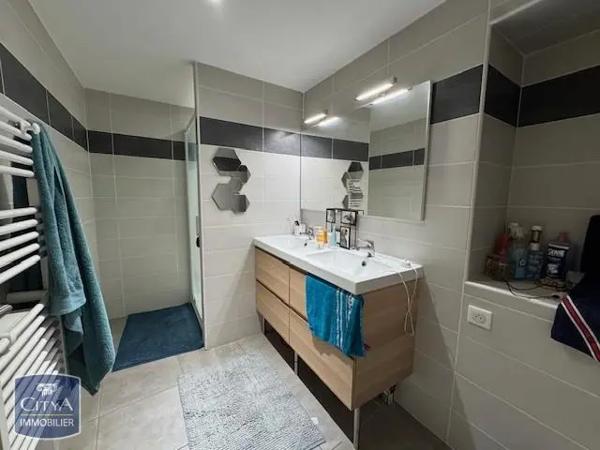 Appartement à louer 3 pièces 102.8m² Béziers (34500)