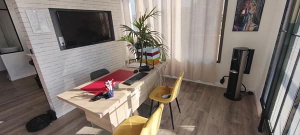 Villeneuve-lès-Avignon (30400) Local commercial/bureaux de 70m2 haut de villeneuve les avignon