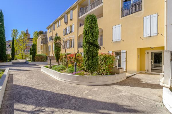 Aubagne (13400) type 2/3 Terrasse Aubagne les defensions