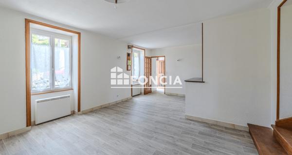 À vendre Maison 5 pièces 99 m² - Saint-alban-les-eaux 42370