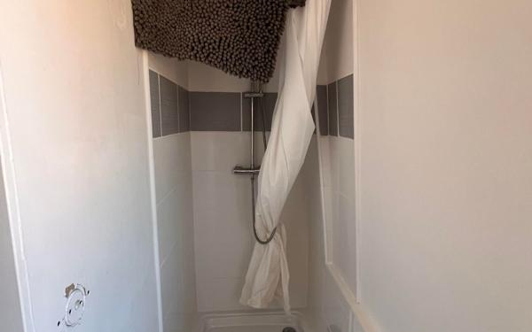 Appartement à louer    1 pièce •    Armentières