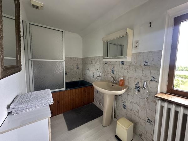 Maison
         8 pièces
        - 220 m² 575 000 € *
