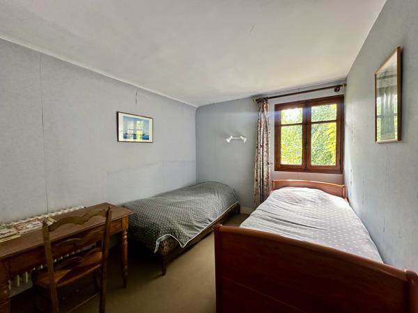 Maison
         8 pièces
        - 220 m² 575 000 € *