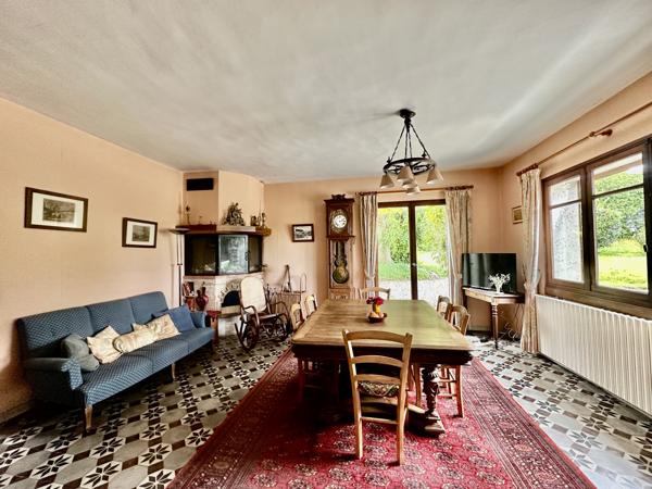 Maison
         8 pièces
        - 220 m² 575 000 € *