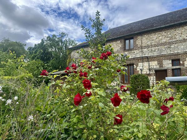 Maison
         8 pièces
        - 220 m² 575 000 € *