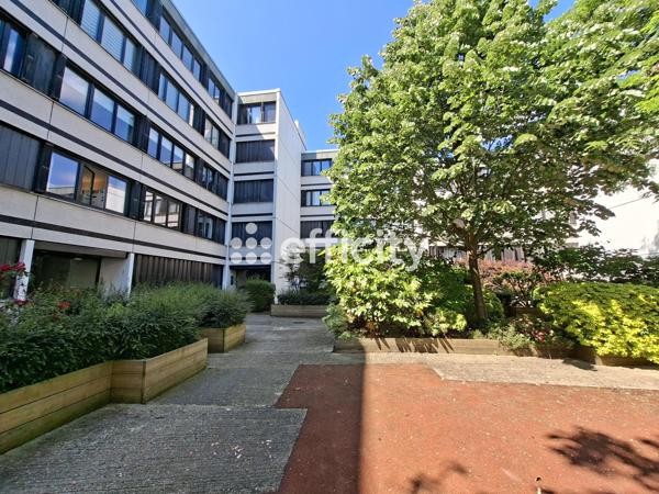 Appartement
         4 pièces
        - 83 m²