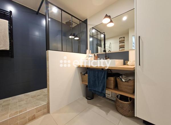 Appartement
         4 pièces
        - 83 m²