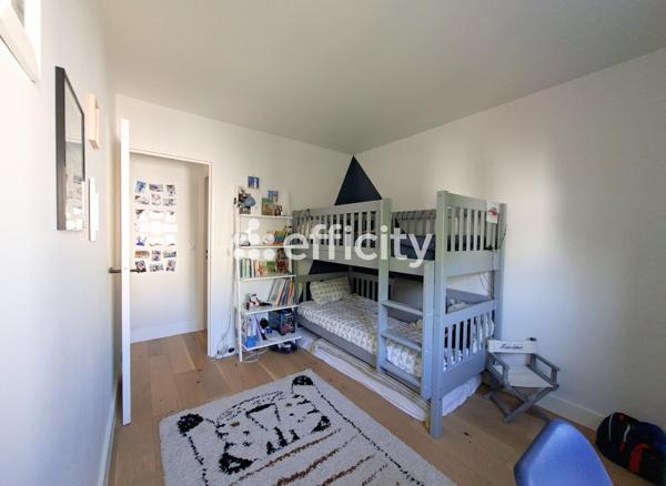 Appartement
         4 pièces
        - 83 m²