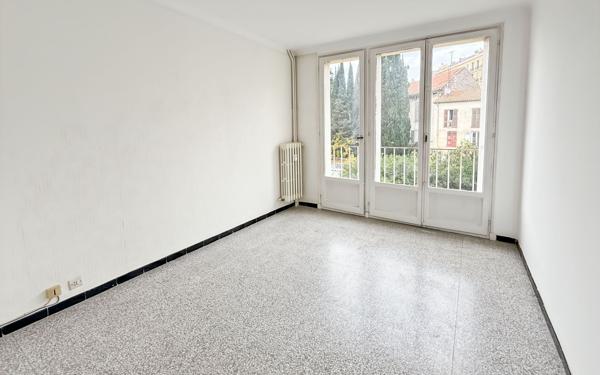 Appartement à vendre    3 pièces • 67 m2 Hyères