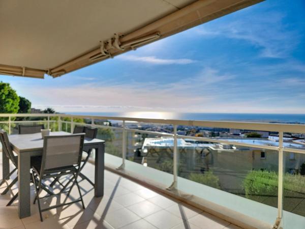 HAUT LANTERNE, résidence standing spacieux 4P de 103 m², avant-dernier étage, grande terrasse, vue panoramique mer, piscine