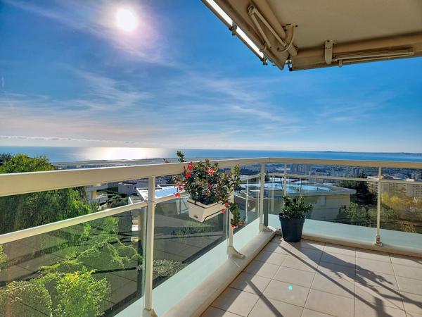 HAUT LANTERNE, résidence standing spacieux 4P de 103 m², avant-dernier étage, grande terrasse, vue panoramique mer, piscine