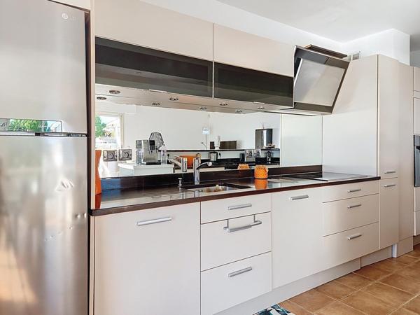 HAUT LANTERNE, résidence standing spacieux 4P de 103 m², avant-dernier étage, grande terrasse, vue panoramique mer, piscine