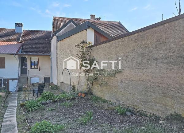 Maison de ville mitoyenne avec jardin à Ornans