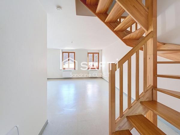 Maison de ville mitoyenne avec jardin à Ornans