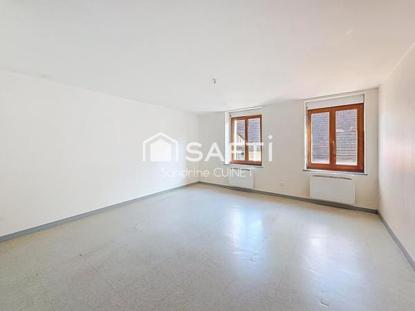 Maison de ville mitoyenne avec jardin à Ornans