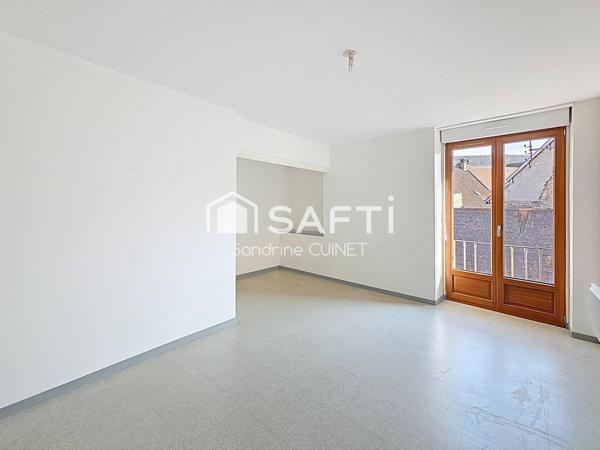 Maison de ville mitoyenne avec jardin à Ornans