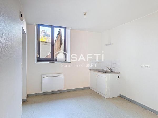 Maison de ville mitoyenne avec jardin à Ornans