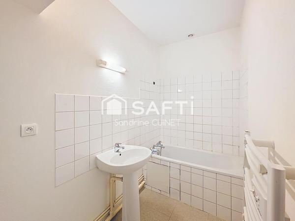 Maison de ville mitoyenne avec jardin à Ornans