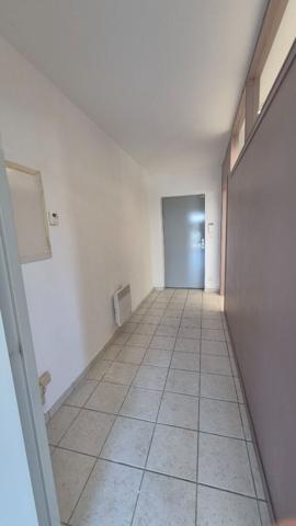 Bureaux Les Gonds en zone commerciale - 75 m2