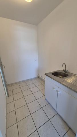 Bureaux Les Gonds en zone commerciale - 75 m2