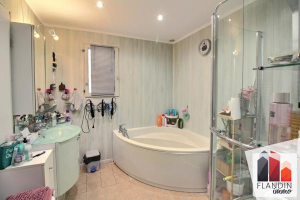 À vendre - Maison familiale avec piscine