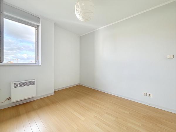 Investissement locatif – Appartement 33,17 m² avec terrasse, parking et locataire en place – Toulouse La Vache
