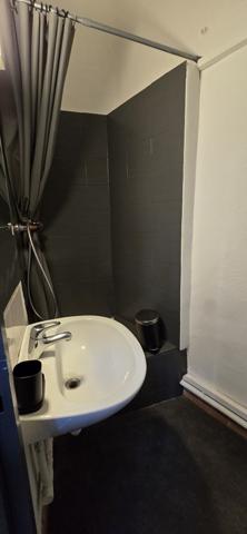 Aix-en-Provence (13100) T1 meublé et climatisé proche cours Mirabeau Idéal étudiant