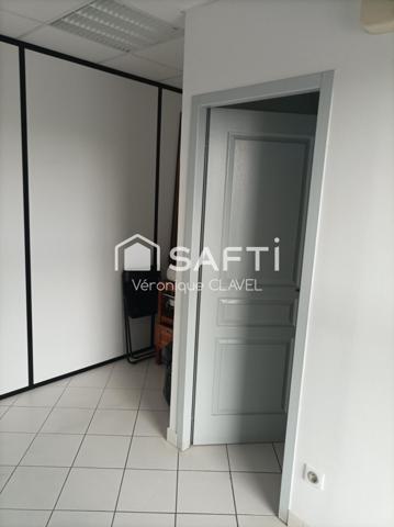 rès beau local commercial ou bureau  à usage professionnel de 65m2 avec un balcon et une place de parking sécurisée et fermée  ascenseur